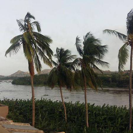 Riverside Homestay Hampi Eksteriør billede