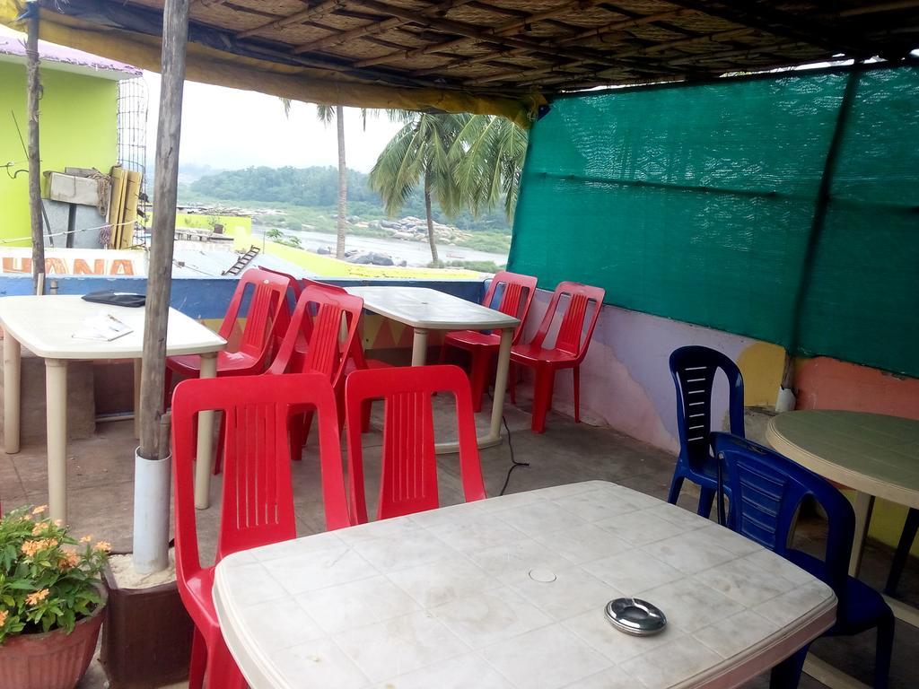 Riverside Homestay Hampi Eksteriør billede